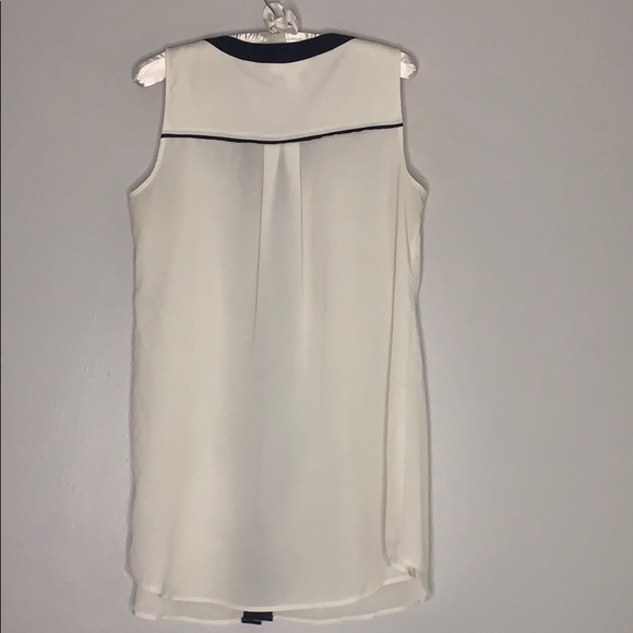 Motherhood Maternity White and Black Sleeveless Blouse - Picture 6 of 7